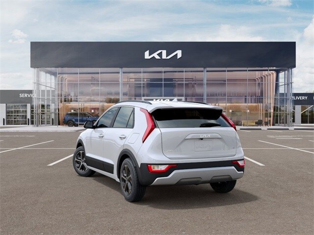 2025 Kia Niro LX photo 4