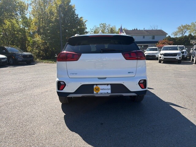 2022 Kia Niro LXS photo 4