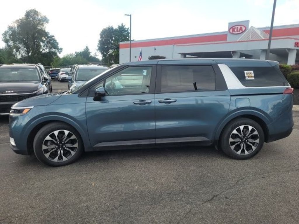 Certified 2024 Kia Carnival EX MPV