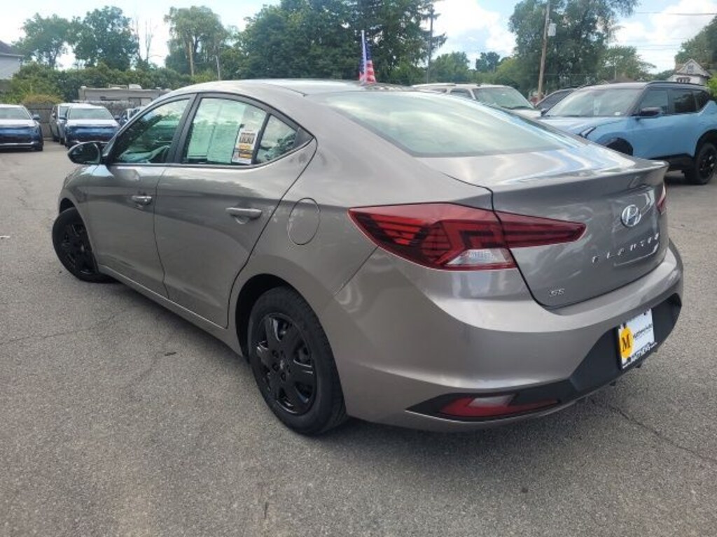 Used 2020 Hyundai Elantra SE Sedan