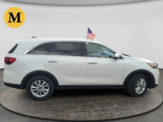 Additional photo of vehicle.