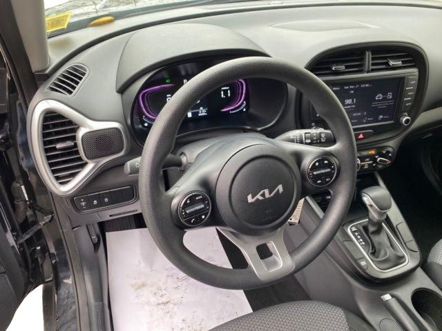 2023 Kia Soul LX - Photo 6
