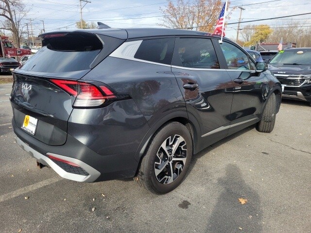 2023 Kia Sportage EX photo 2