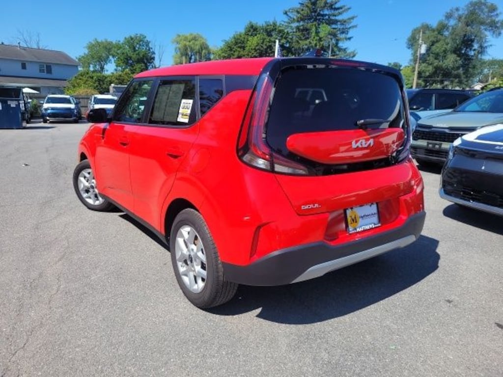 Certified 2024 Kia Soul Hatchback