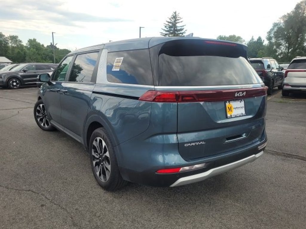 Certified 2024 Kia Carnival EX MPV