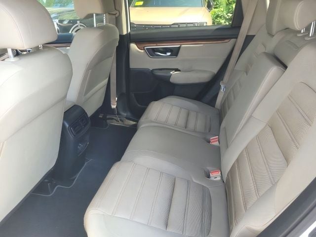 Additional photo of vehicle.