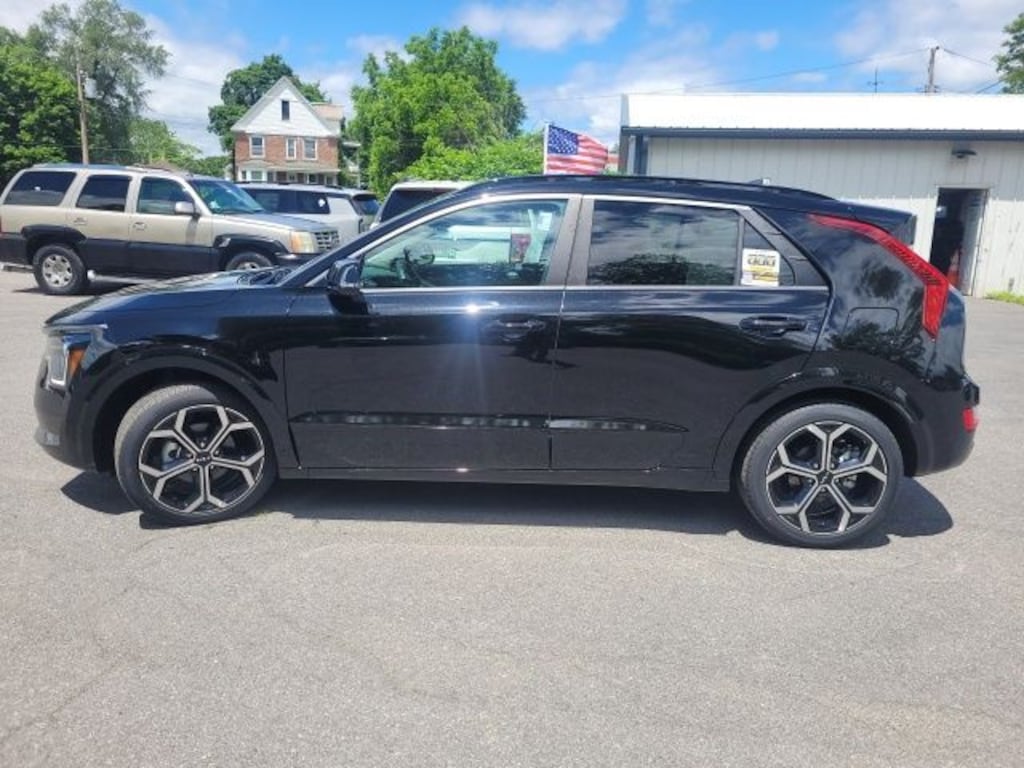 Certified 2025 Kia Niro EX SUV