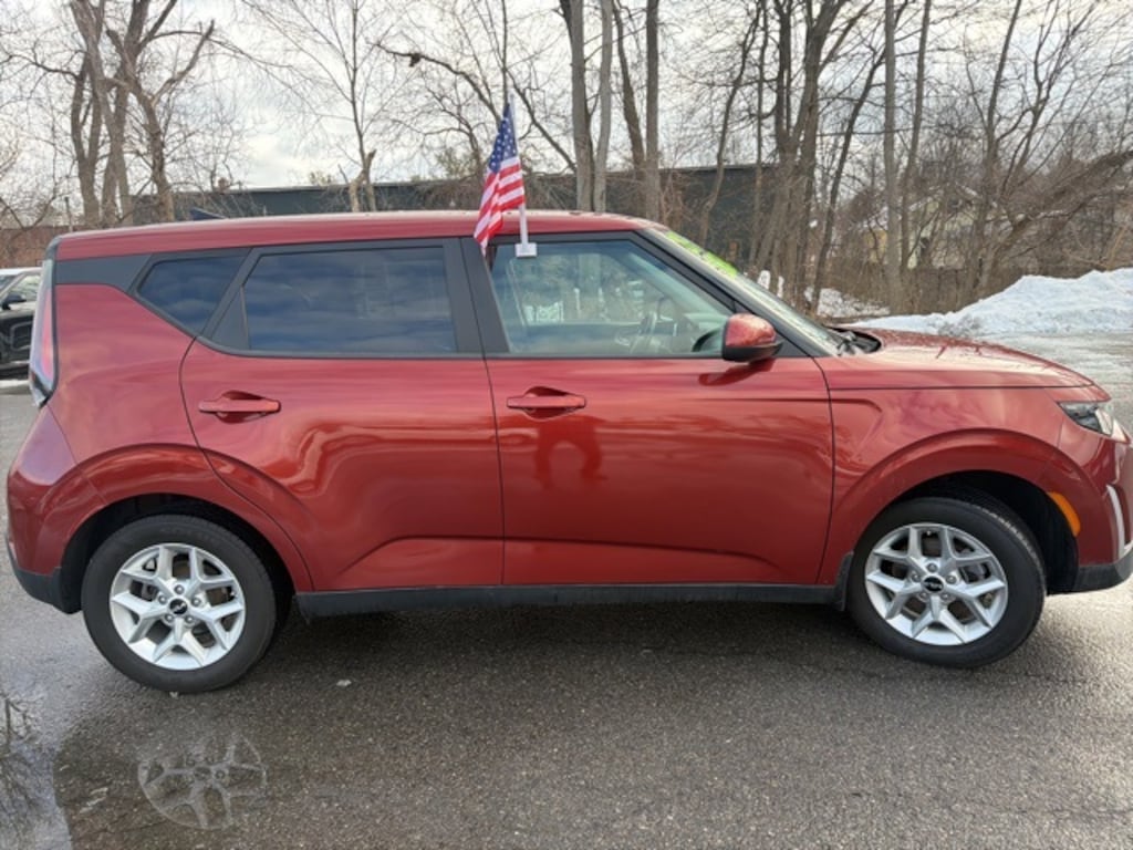 Certified 2023 Kia Soul LX Hatchback