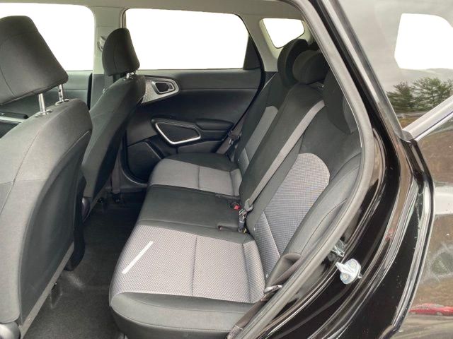2023 Kia Soul LX - Photo 7