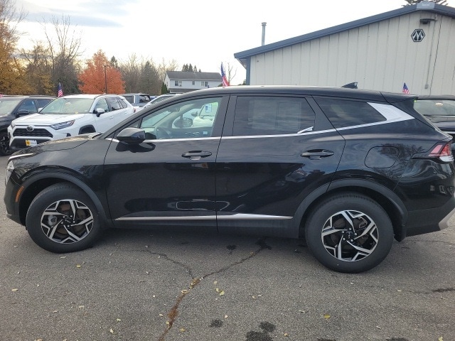 2023 Kia Sportage LX photo 2