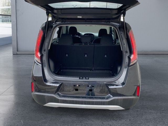 2023 Kia Soul LX - Photo 11