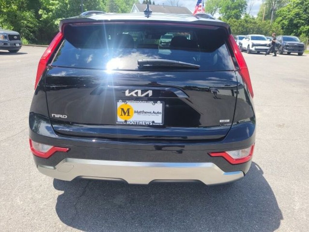 Certified 2025 Kia Niro EX SUV
