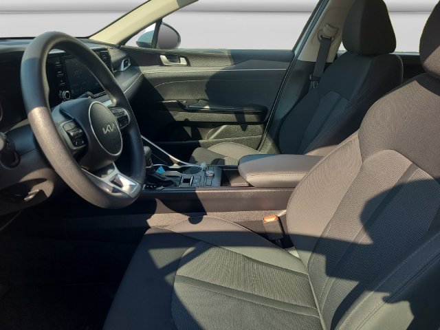 Additional photo of vehicle.