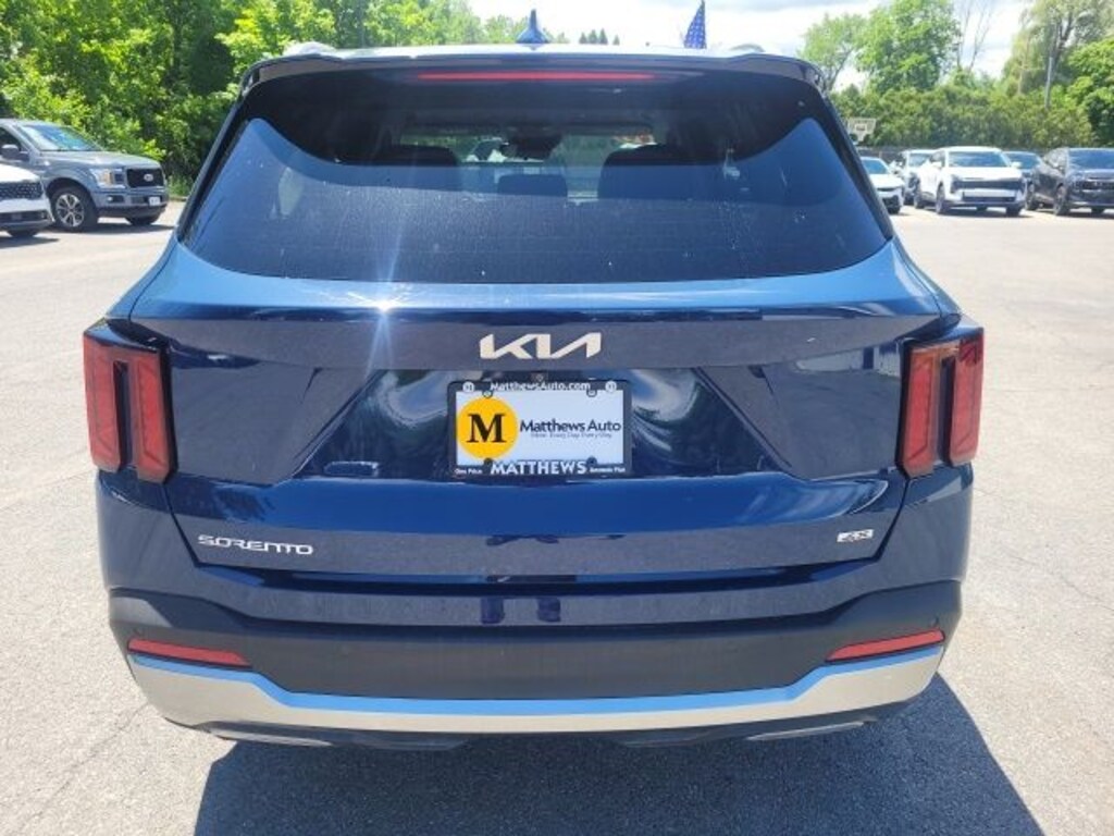 Certified 2025 Kia Sorento S SUV