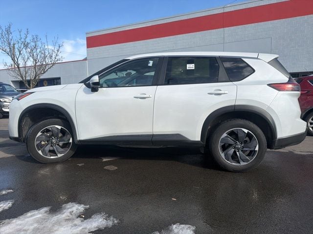 2024 Nissan Rogue SV - Photo 6