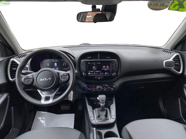 2023 Kia Soul LX - Photo 8