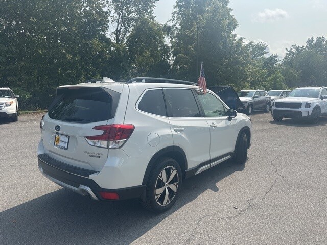 2020 Subaru Forester Touring photo 2