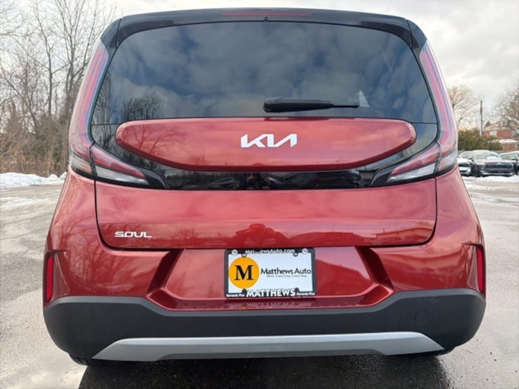 Certified 2023 Kia Soul LX Hatchback