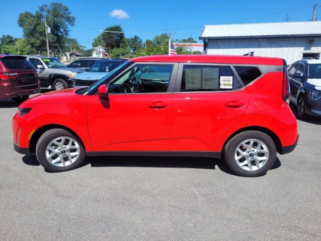 Certified 2024 Kia Soul Hatchback