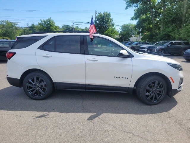 2022 Chevrolet Equinox RS photo 2