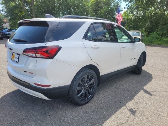 2022 Chevrolet Equinox RS photo 3