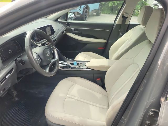 Additional photo of vehicle.