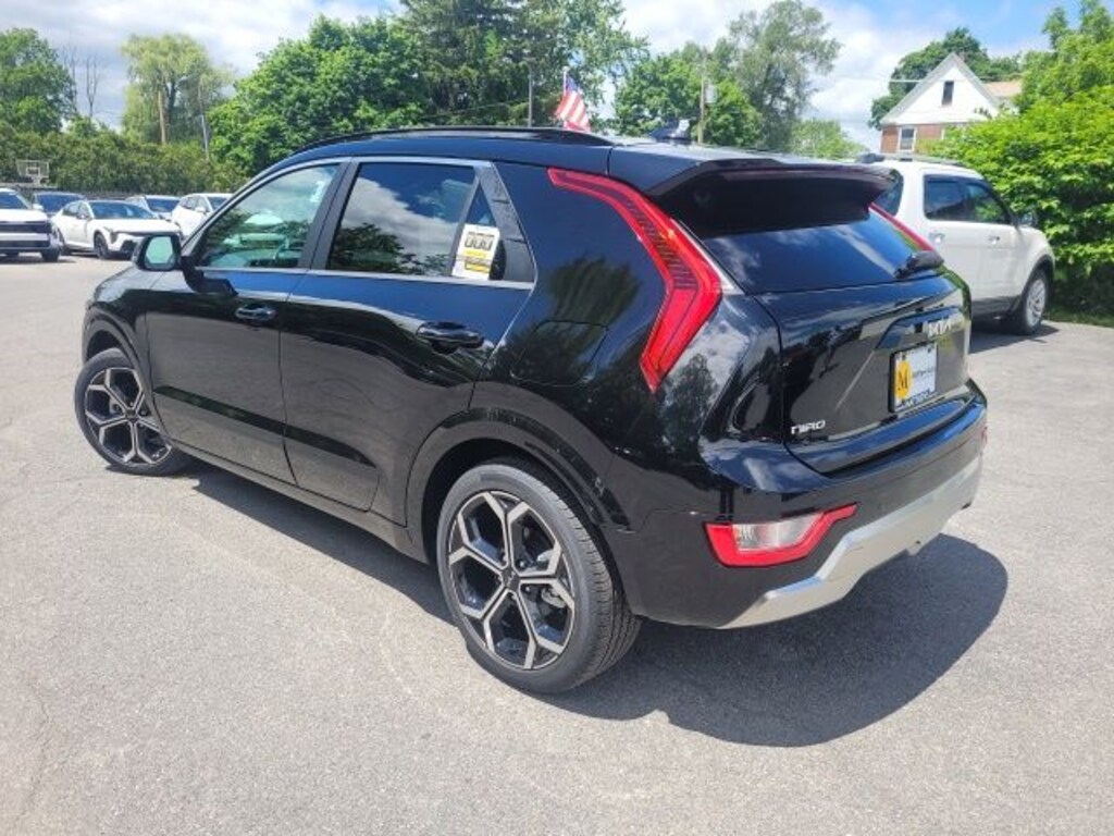 Certified 2025 Kia Niro EX SUV