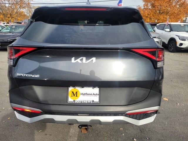 2023 Kia Sportage EX photo 3