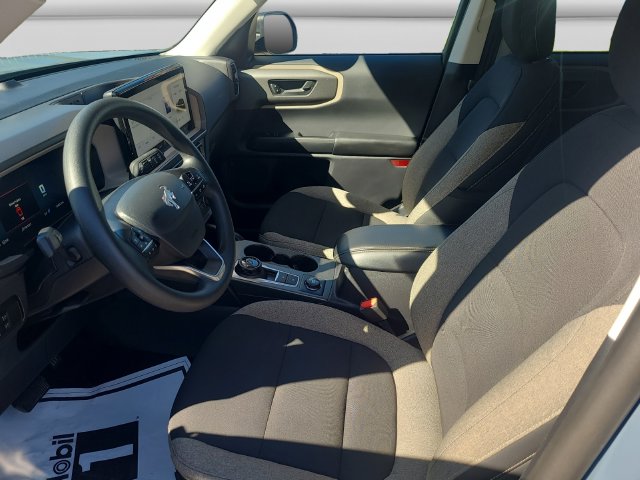 Additional photo of vehicle.