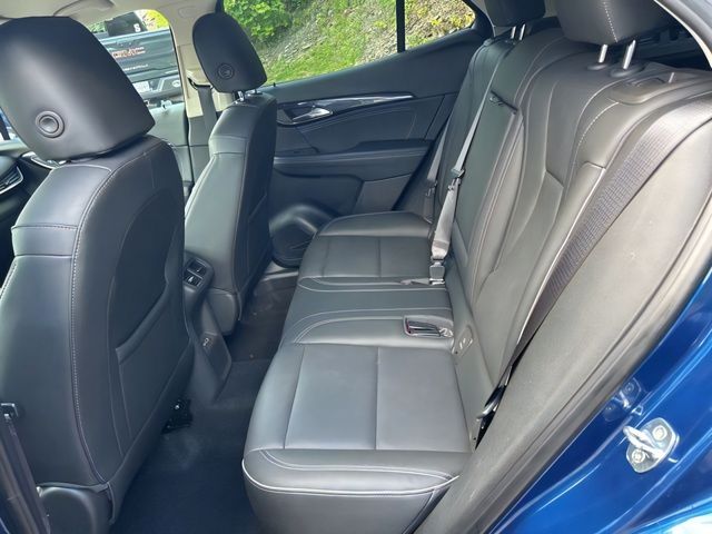 Additional photo of vehicle.