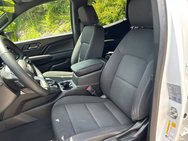Additional photo of vehicle.