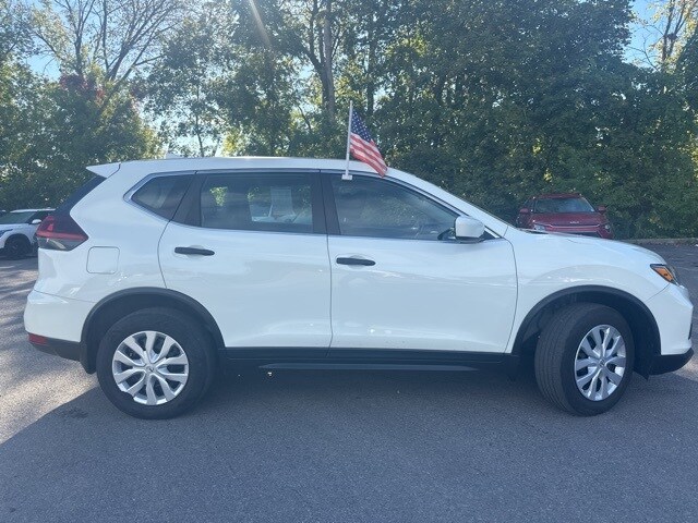 2019 Nissan Rogue S photo 2