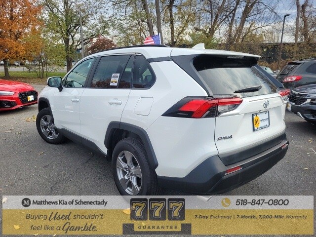 2025 Toyota RAV4 XLE photo 2
