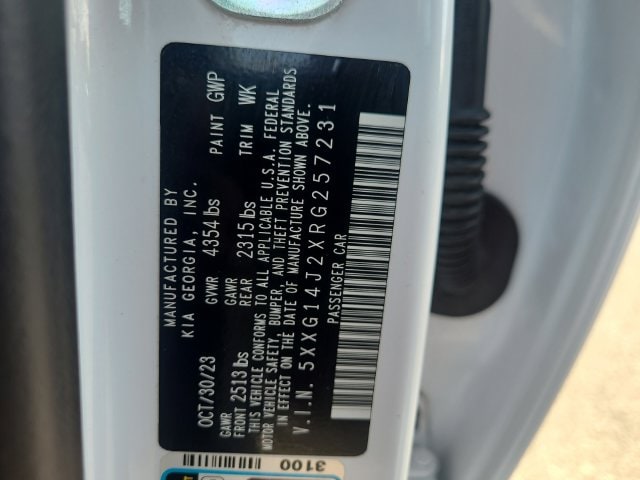 Additional photo of vehicle.