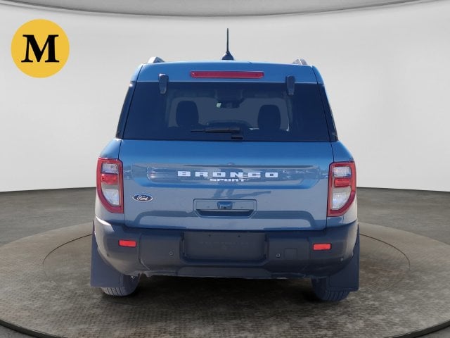 Additional photo of vehicle.