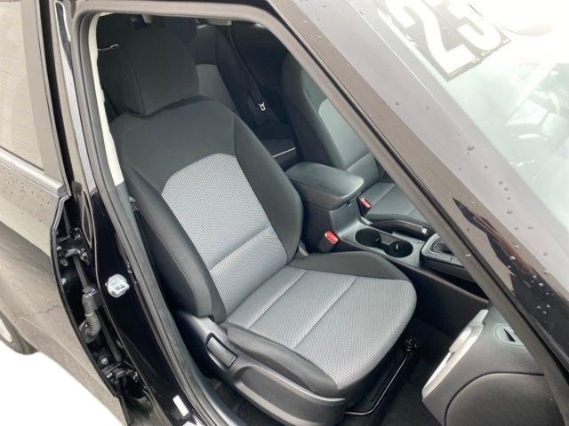 2023 Kia Soul LX - Photo 13