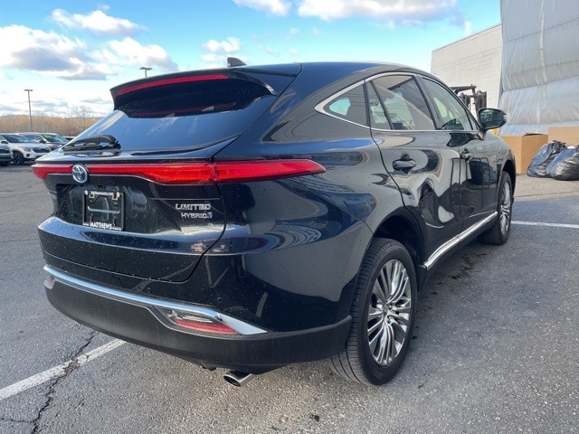 Additional photo of vehicle.