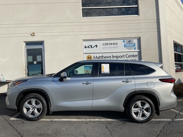 Used 2021 Toyota Highlander LE with VIN 5TDBZRBH4MS550911 for sale in Vestal, NY