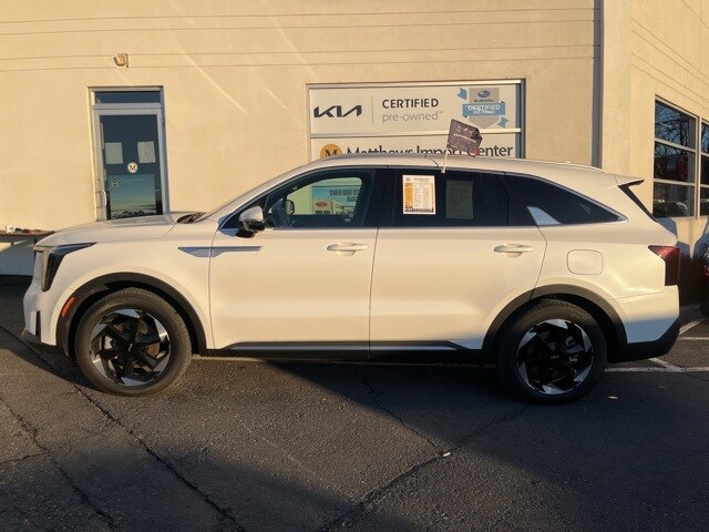 Certified 2025 Kia Sorento SX Prestige with VIN KNDRMDJH1S5299186 for sale in Vestal, NY