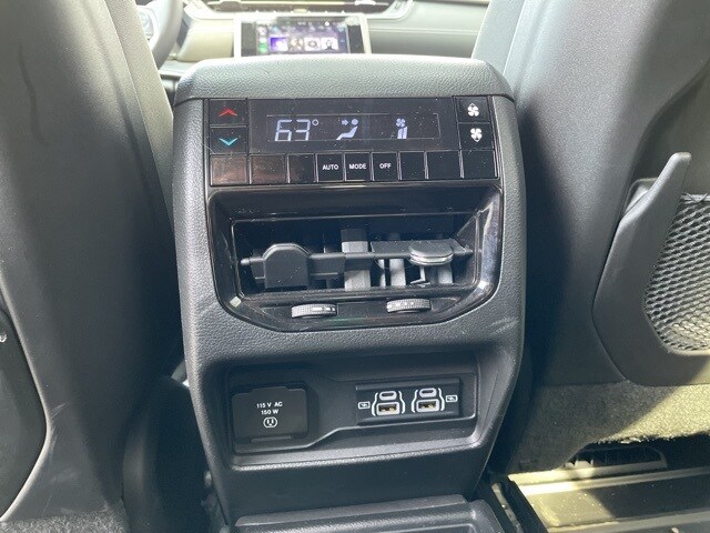 2023 Jeep Grand Cherokee L Altitude - Photo 11