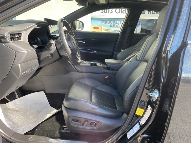Additional photo of vehicle.