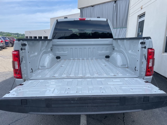 Additional photo of vehicle.