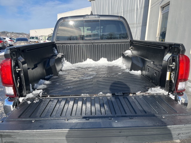Additional photo of vehicle.