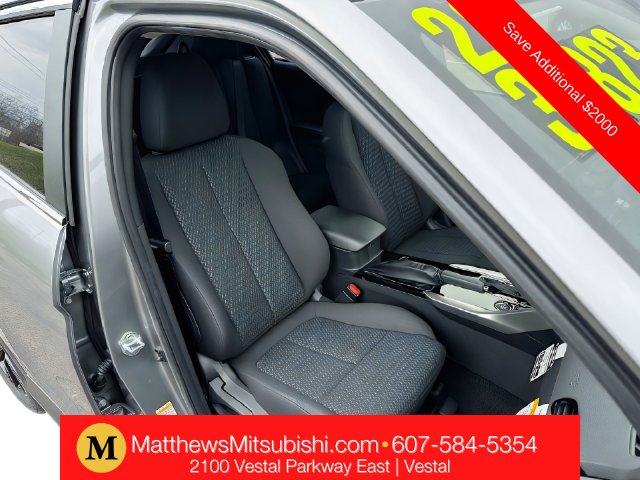 Additional photo of vehicle.