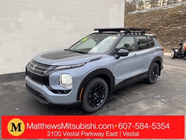 2026 Mitsubishi Outlander Base's photo