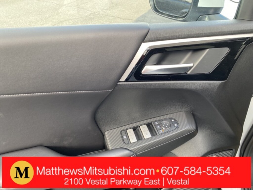 New 2025 Mitsubishi Outlander  SUV