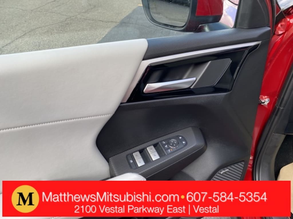 New 2025 Mitsubishi Outlander  SUV