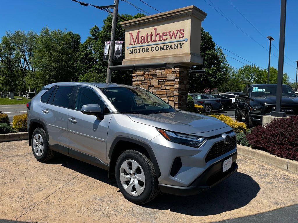2024 Toyota RAV4 LE AWD's photo