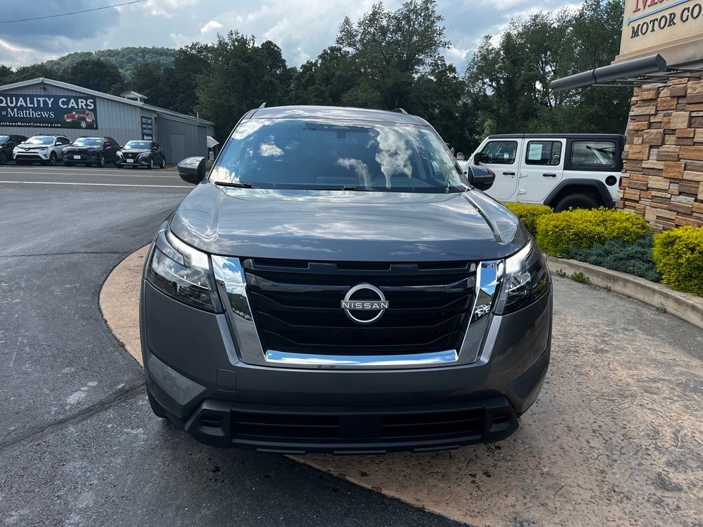 Used 2025 Nissan Pathfinder SV SUV