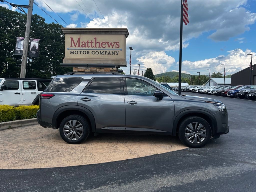 Used 2025 Nissan Pathfinder SV SUV